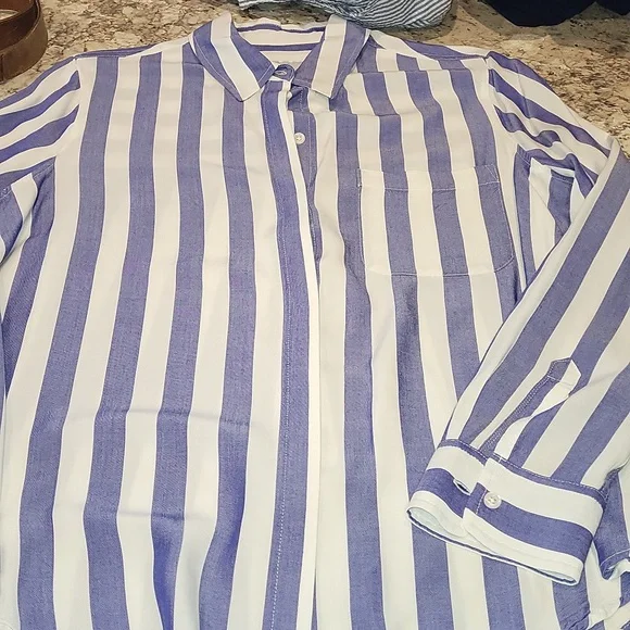 Rails Hayden adelaide stripe button down shirt sz M blue & white striped - Picture 9 of 11